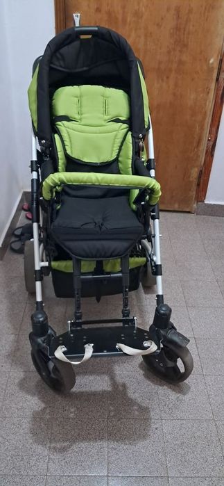 Детска количка за деца с увреждания
