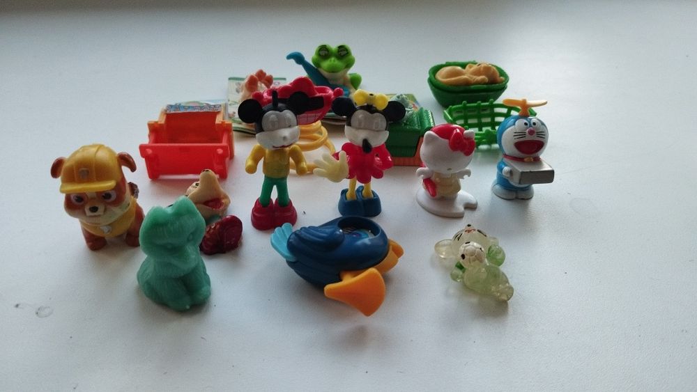 Продам разные киндер игрушки