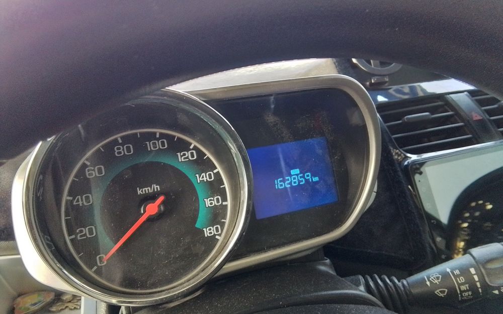 Срочна Спарк сотилади