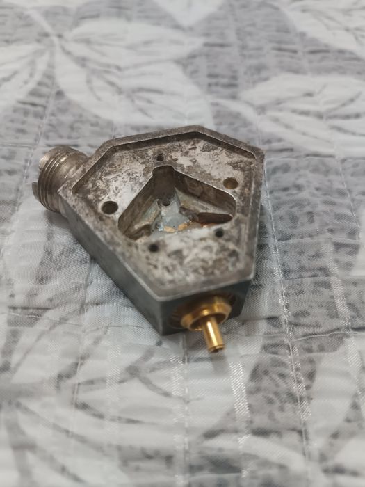 Продается деталь и лампа AU