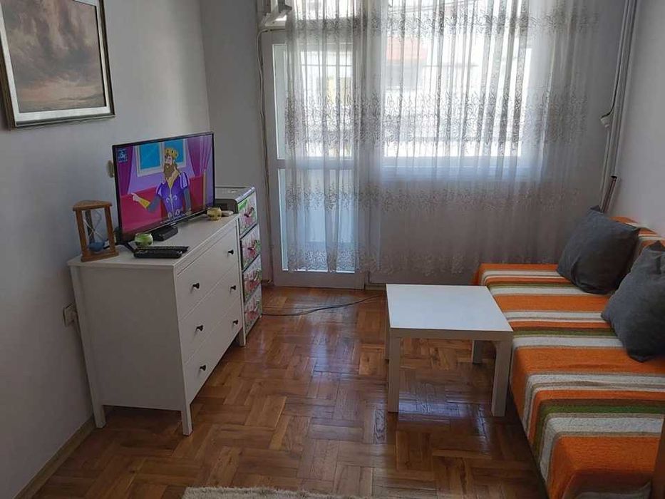 Дава се под наем Двустаен апартамент в Бургас, Лазур - 40 кв.м за 204 € - Снимка #2