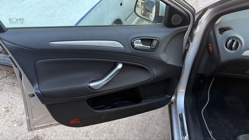 dezmembrez ford mondeo mk4