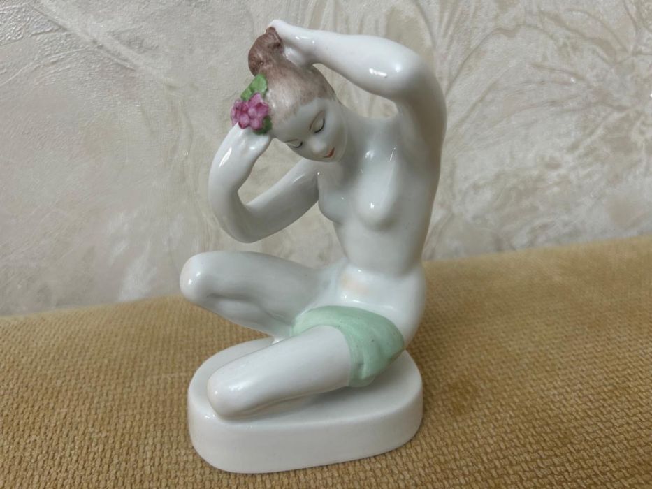 Статуэтки фарфоровые