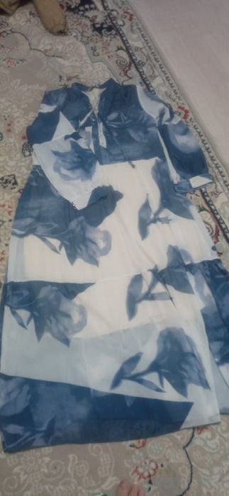 Продам две платья женский