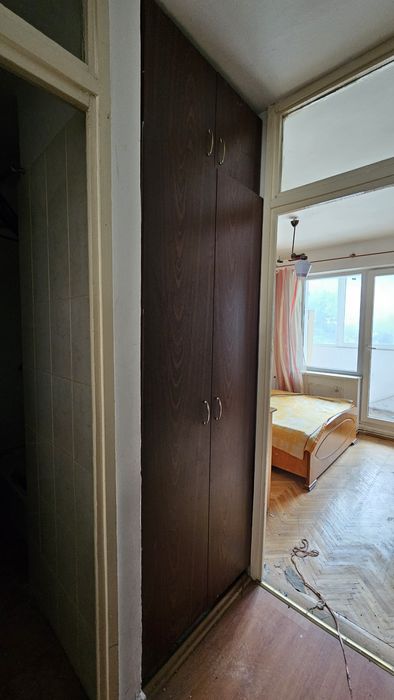 Dulap haine si umerașe