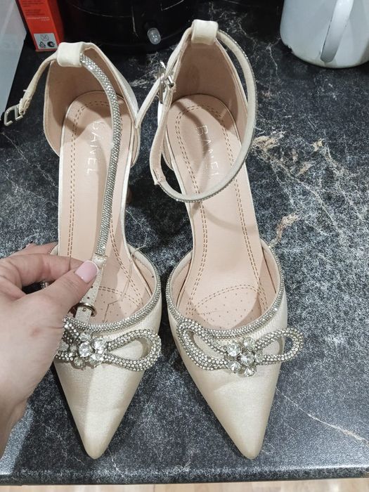 продам туфли новые