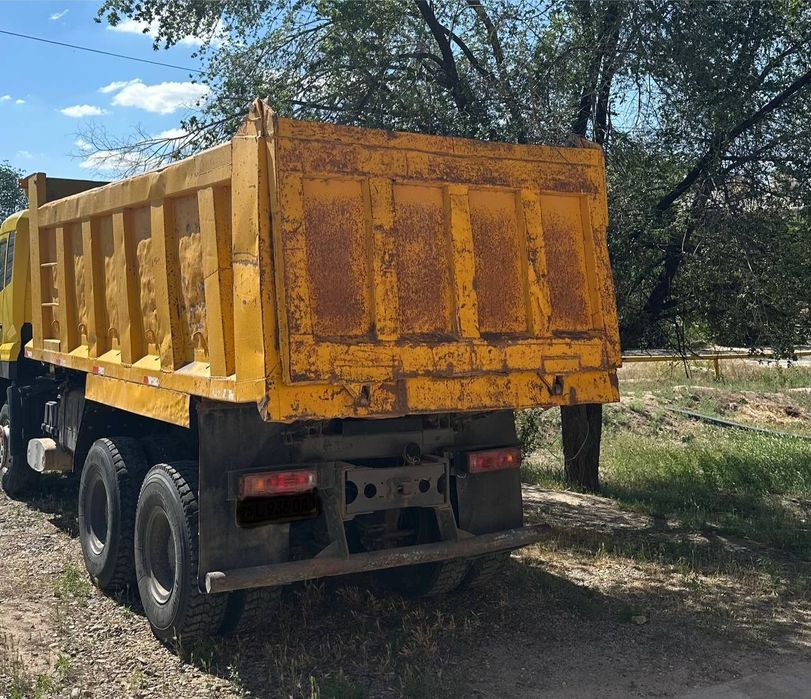 Самосвал борт сотилади