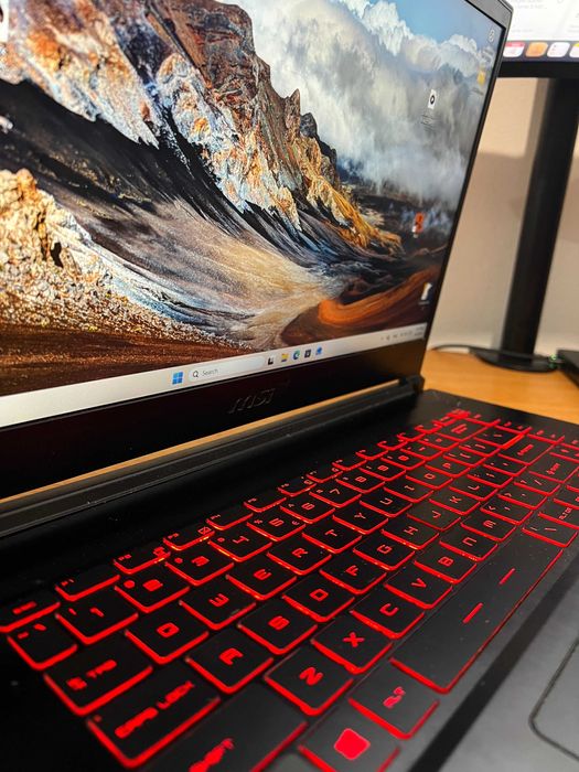 Laptop Gaming Msi Bravo 15 Proccesor Ryzen 7 4800H , Placa video 5500M