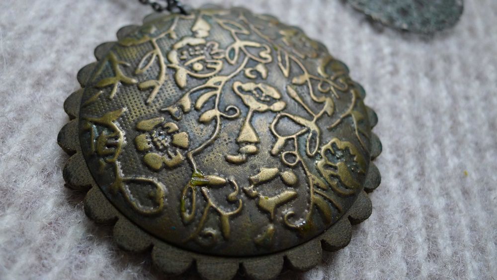 Set bijuterii metal dantelat, pandativ + cercei