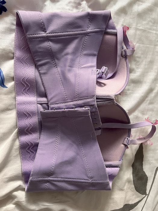 Corset mov cu fluturi