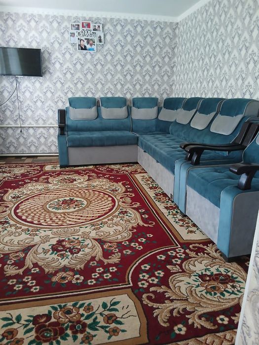 Srochna uy sotiladi. 4 ta xona + oshxona. 30 ming $ rasmdagi jihozi bn