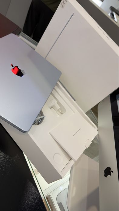 MacBook Air 13 M4 16/256GB SkyBllue