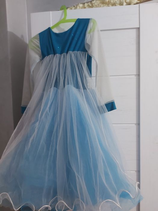 Платье Эльзы и Анны