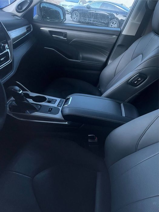 Toyota Highlander Hybrid 2025 год