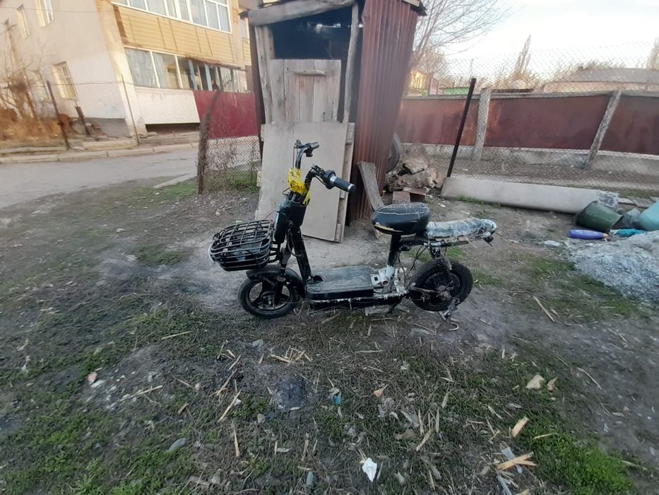 продам скутер электронный