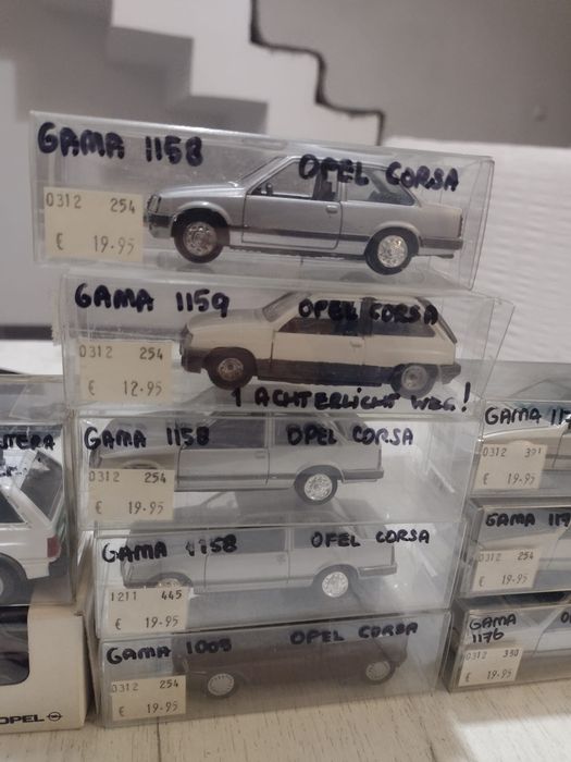 Vând diferite machete Gama