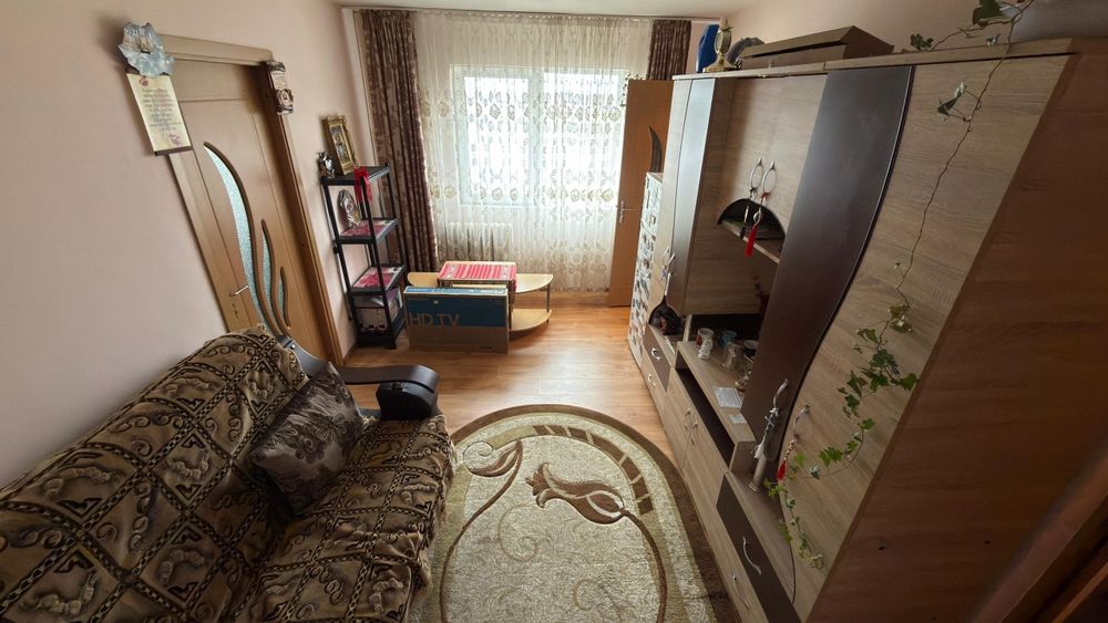 Vand apartament 2 camere, mobilat