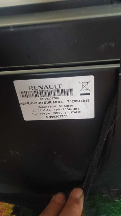 vand frigider auto  renault premium