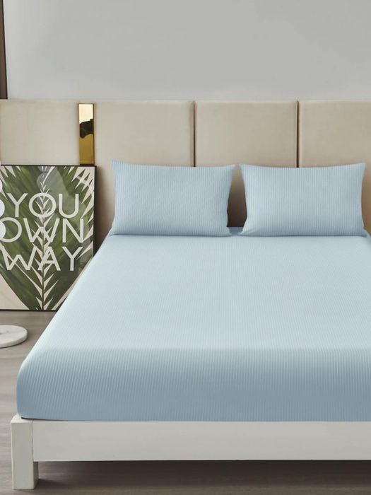 Простыня на резинке + 2 наволочки 50х70