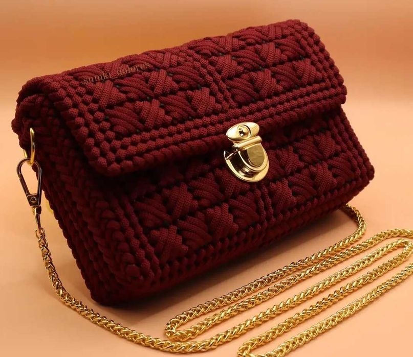 Мини сумочка на цепочке