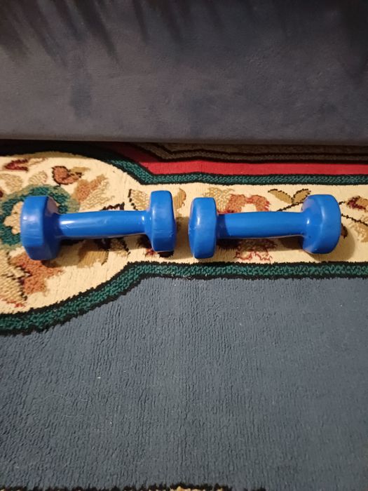 гантели, каждый 2 кг