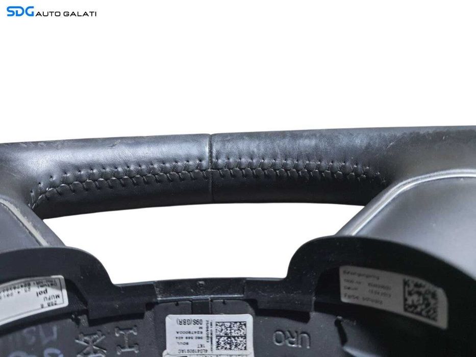 Volan Piele 4 Spite cu Comenzi Audi A4 B8 2008 - 2012 Cod 4L0419091AC ( Tăietură Mică în Pielea Volanului, Vizibila în Imagine + Uzură Ușoară în General ) [N2355]