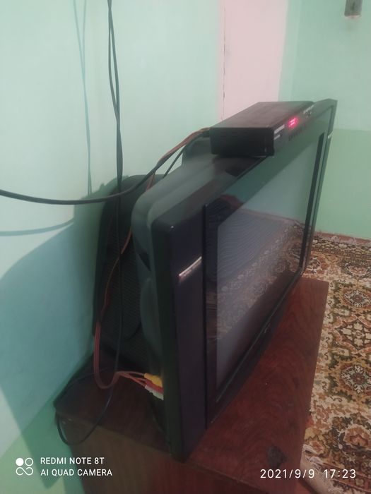 Продаëтся телевизор LG с тюнером