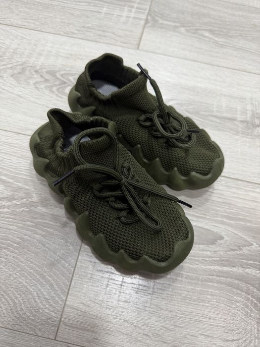 Детская обувь(ботинки и кроссовки)