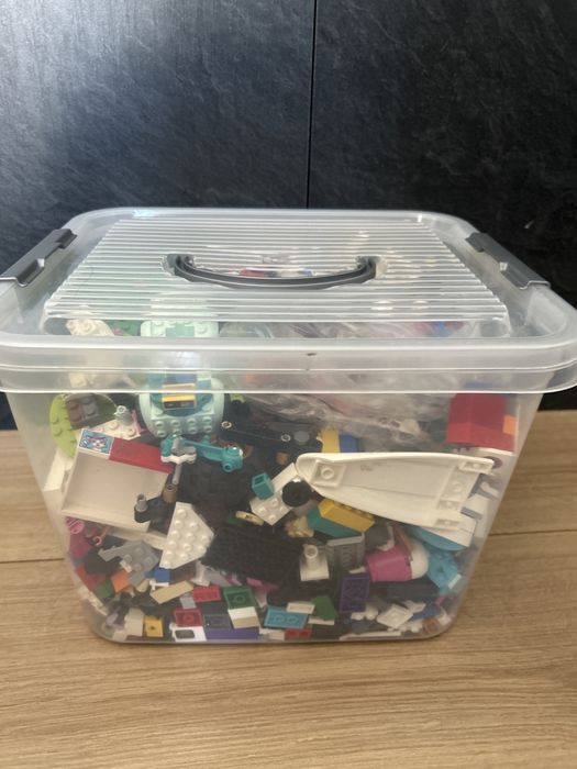 Разные Lego в коробке