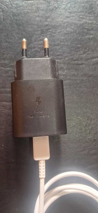 Лот от оригинални зарядни за телефони