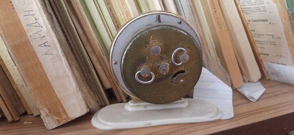 Часовник стар автентичен