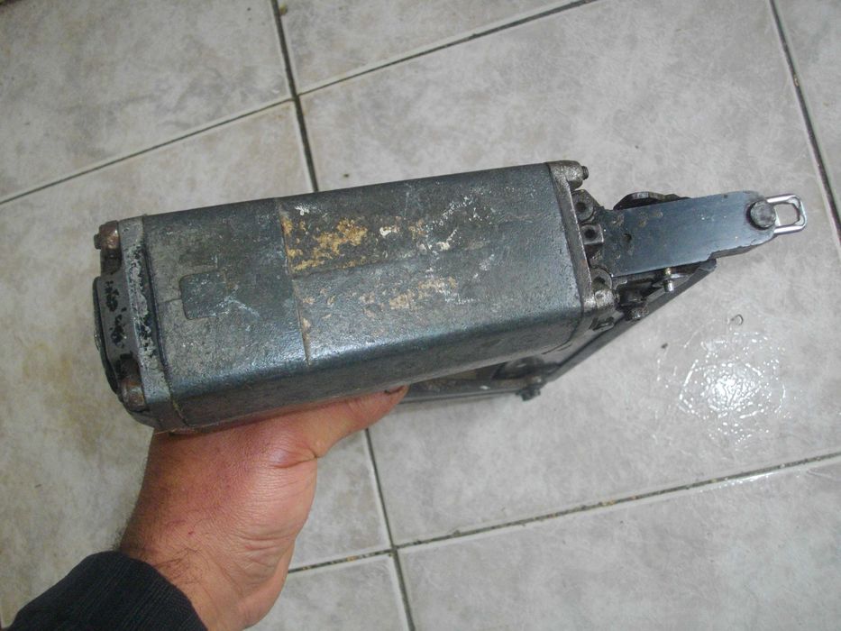 Пневматичен Такер Duo-Fast MAX за пирони до 50mm