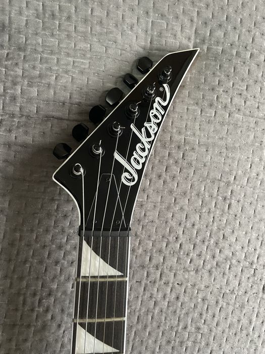 Chitară electrică Flying VJackson JS32T Rhoads