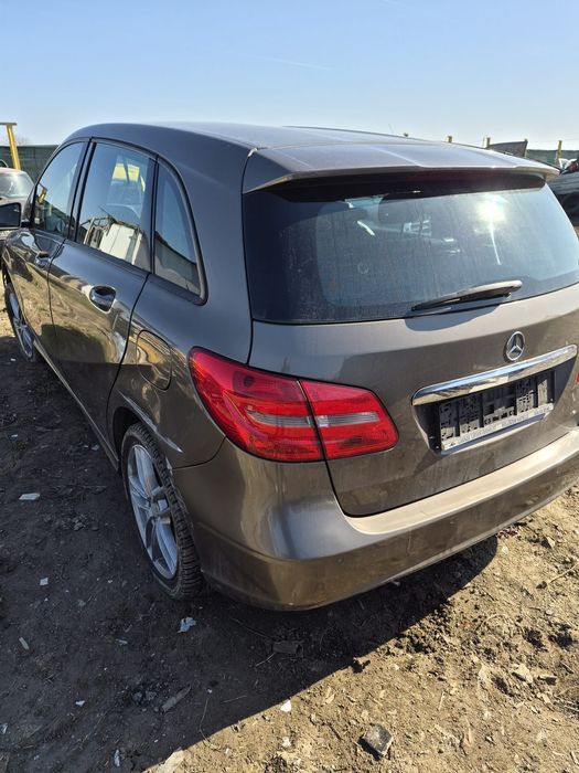 Piese dezmembrez Mercedes B clase 1.8 diesel 2012