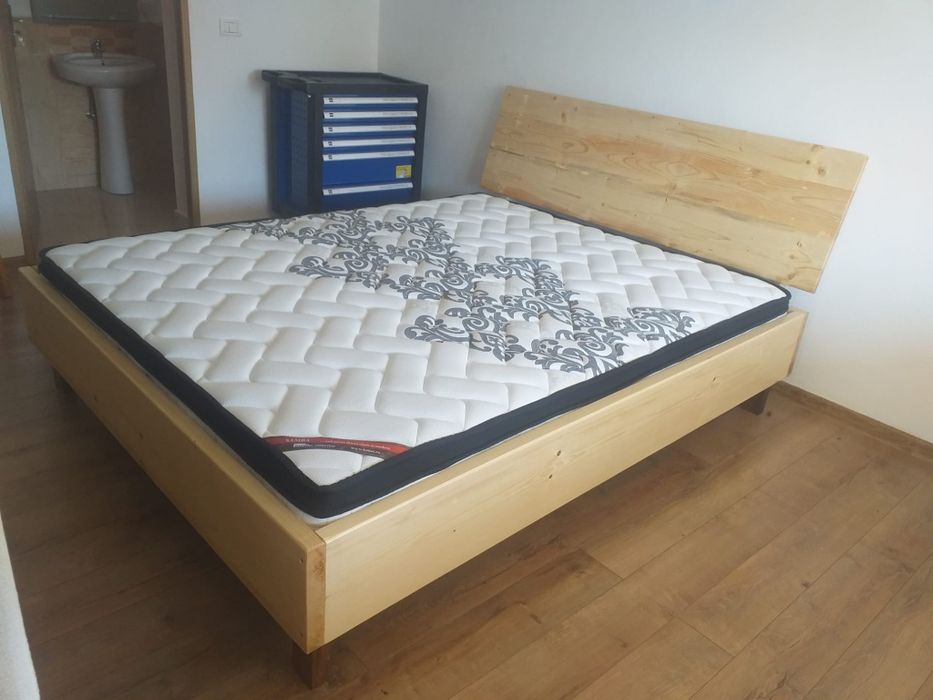 Masa dining, de cafea, scări și dormitoare din lemn masiv