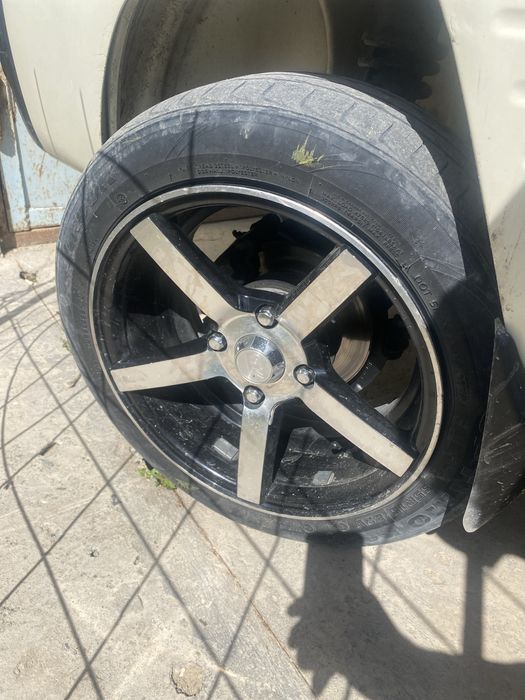 15 saka deska 4 ta baloni bilan