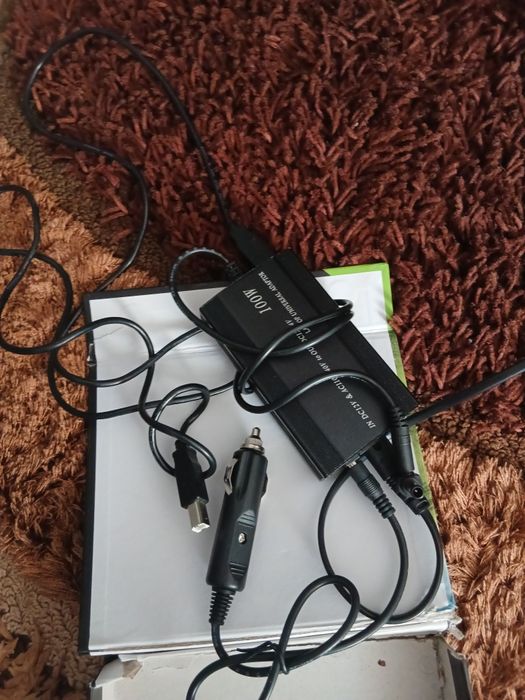 Машинная зарядка для ноутбука