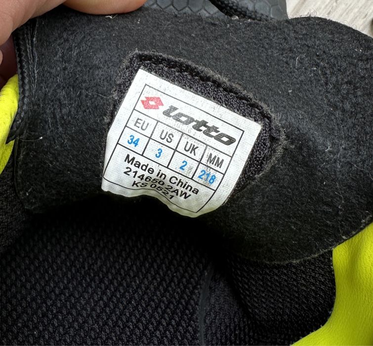 Ghete fotbal copii Lotto marime 34 pentru sintetic