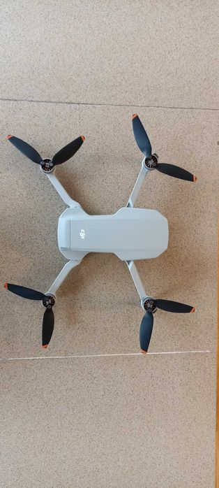 NOUA - Drona DJI Mini 2 - video 4K / 30fps - 12MP, 249g, 4km altit.