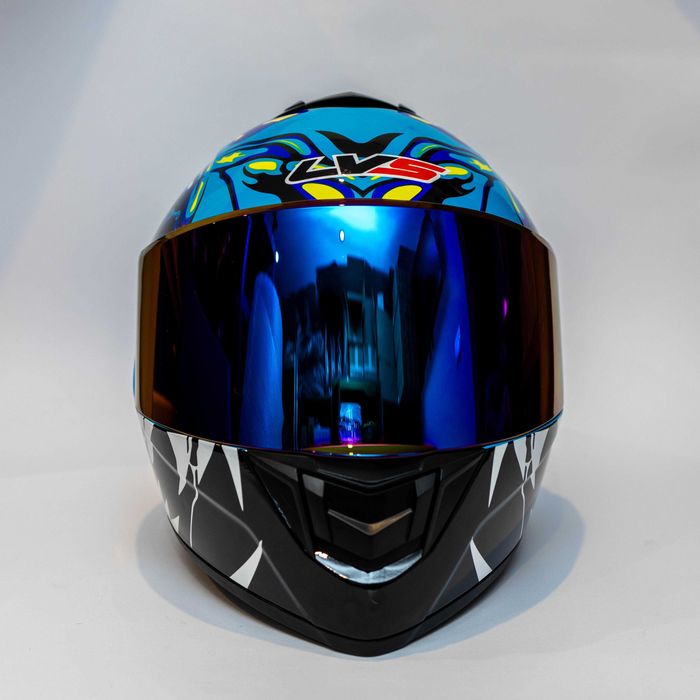 Каска за мотор пистов , скутер , ел. тротинетка др. ( Размер L 59-60 )