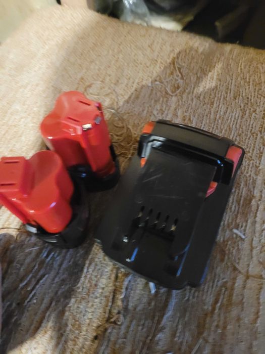 Батерии Milwauke M18 и 2бр M12