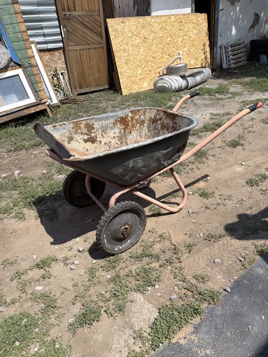 Продаю тачку строительная