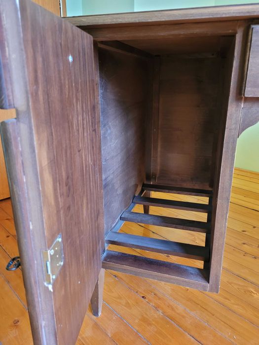 Масивно бюро от топола