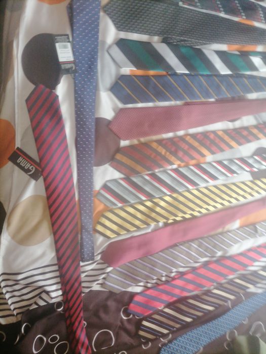 18 cravate bărbătești - 200 lei