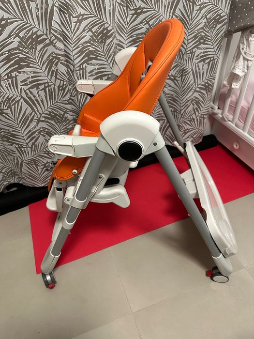 Детско столче за хранене Peg Perego PRIMA PAPPA Follow Me, Много запазено, всички аксесоари, произведено в Италия