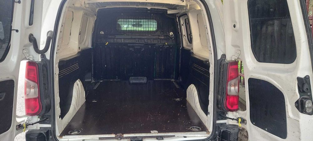 Opel Combo L2H1 (MAXI) 3 LOCURI , 1.5 CDTI 130 cai  din 2019 , Euro 6
