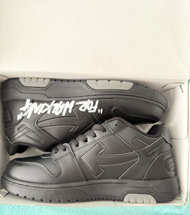 Off White Out of office "For Walking"