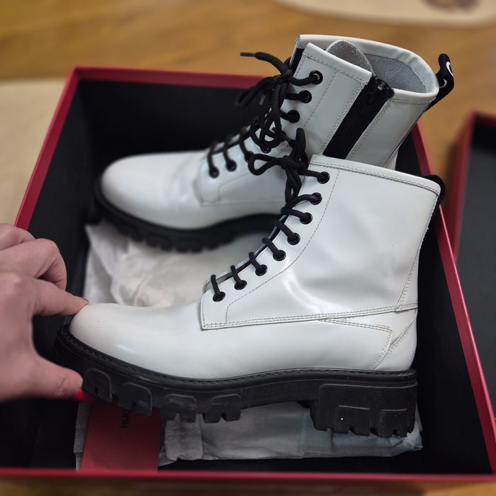 Дамски боти Hugo