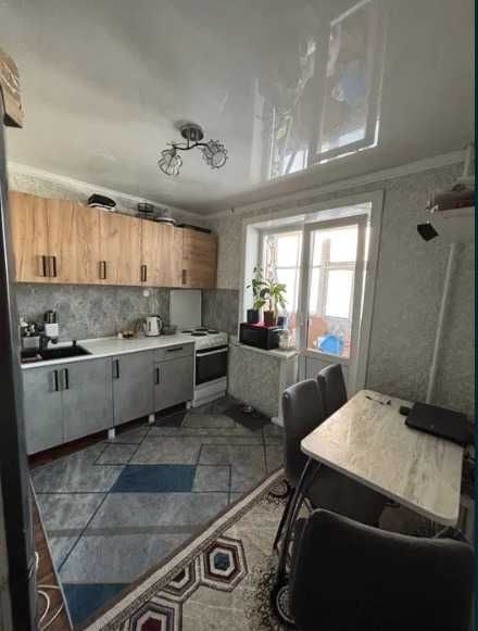 1 ком ,гостинка,4/5,33кв,ремонт,19 мкр.н