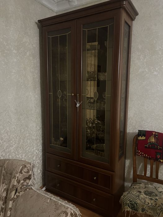 Сервант , шкаф для посуды